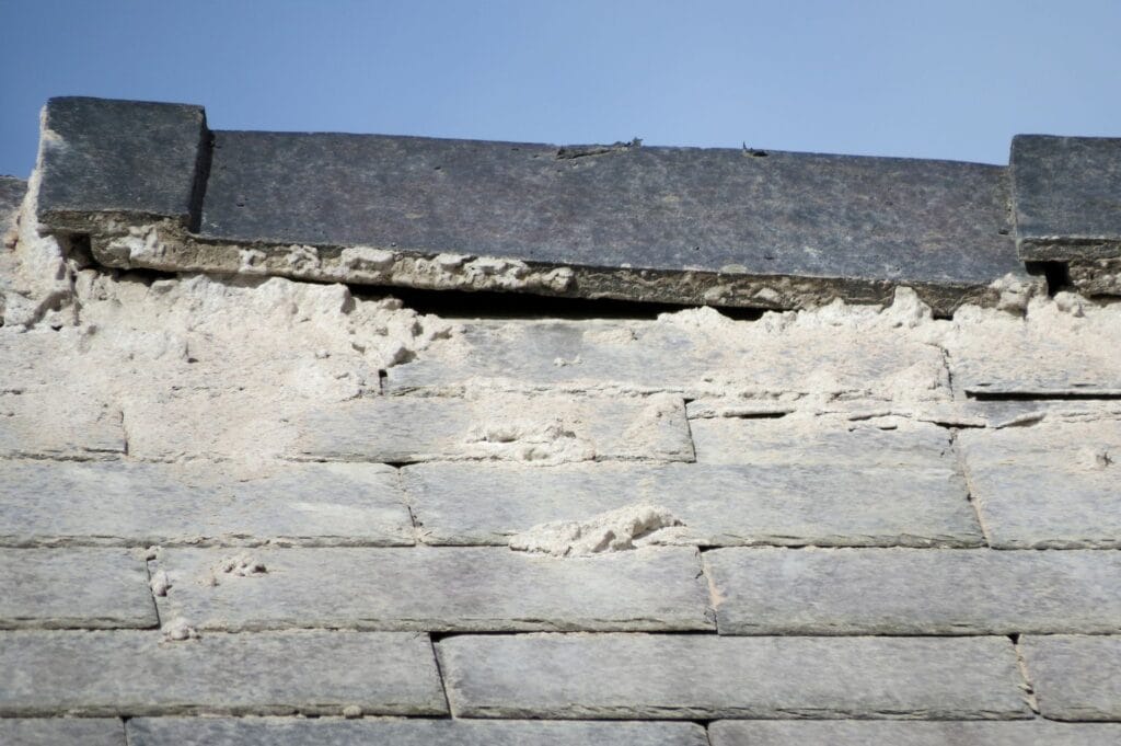Vous constatez des travaux mal faits dans votre maison ou appartement en Ardèche ? Un expert en bâtiment indépendant peut identifier les malfaçons, évaluer l’ampleur des désordres et vous fournir un rapport détaillé pour sécuriser votre investissement et faire valoir vos droits.